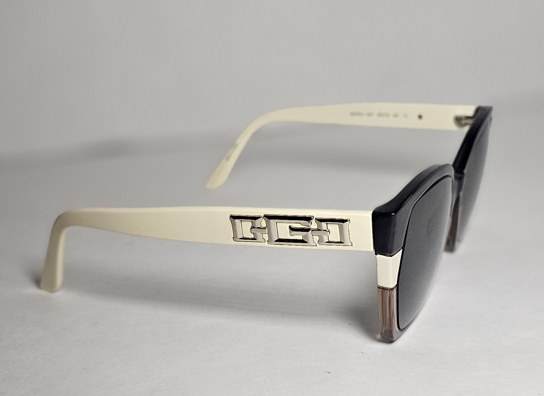 Guess GU7912 41E Grey/Yellow Cat eye Plastic Sunglasses Frame 55-16-140 GU