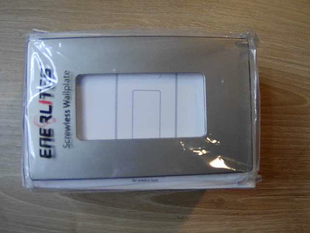 ENERLITES Screwless Wall Plate 1-Gang Outlet Cover silver