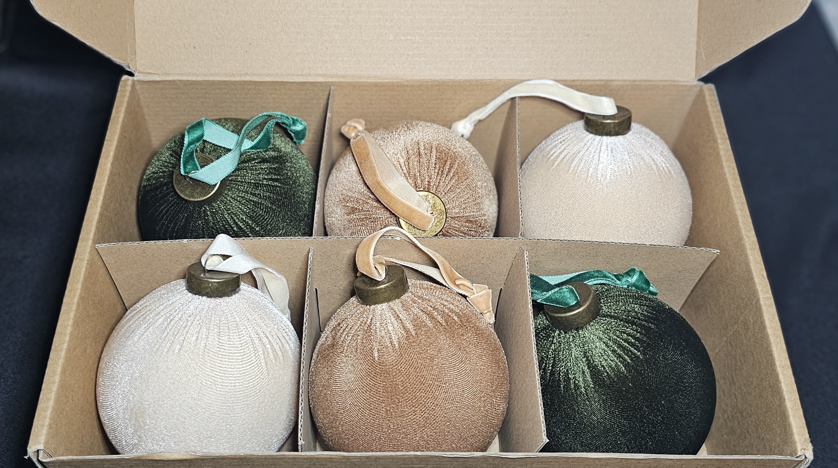 HyDren 6 Pcs Velvet Christmas Ball Ornaments Large 3.94 Inches, Multi Color