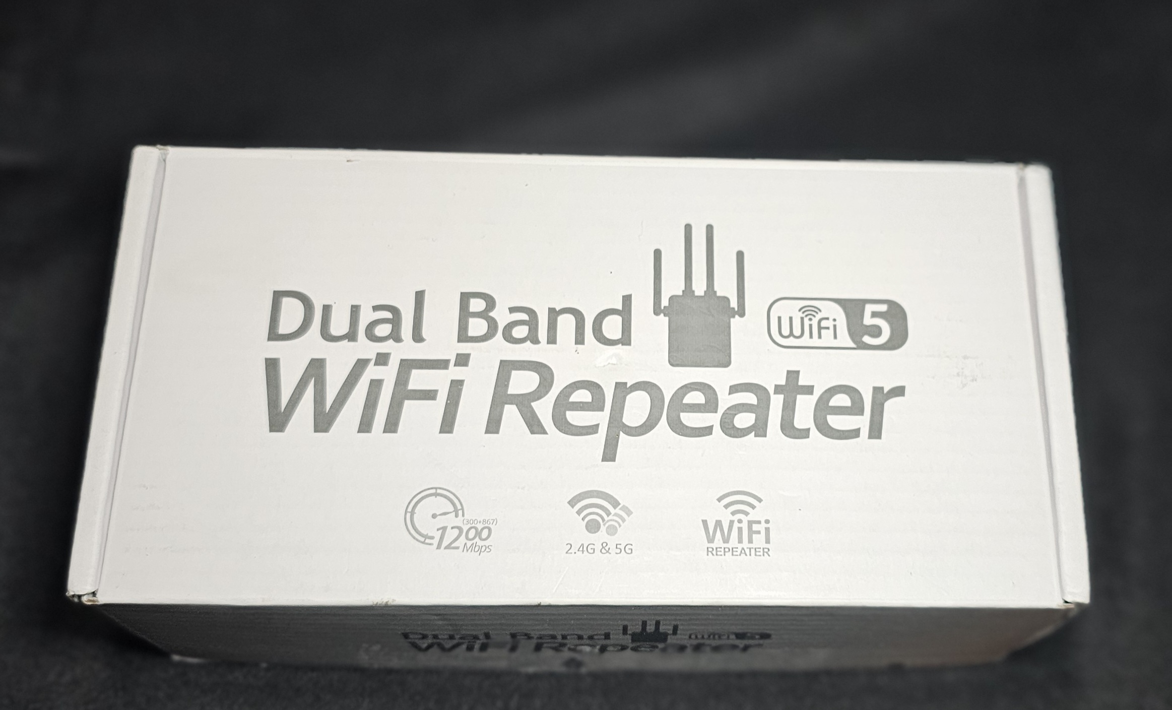 New Dual Band WiFi Repeater 1200 Mbps, 2.4 G, 5G, White