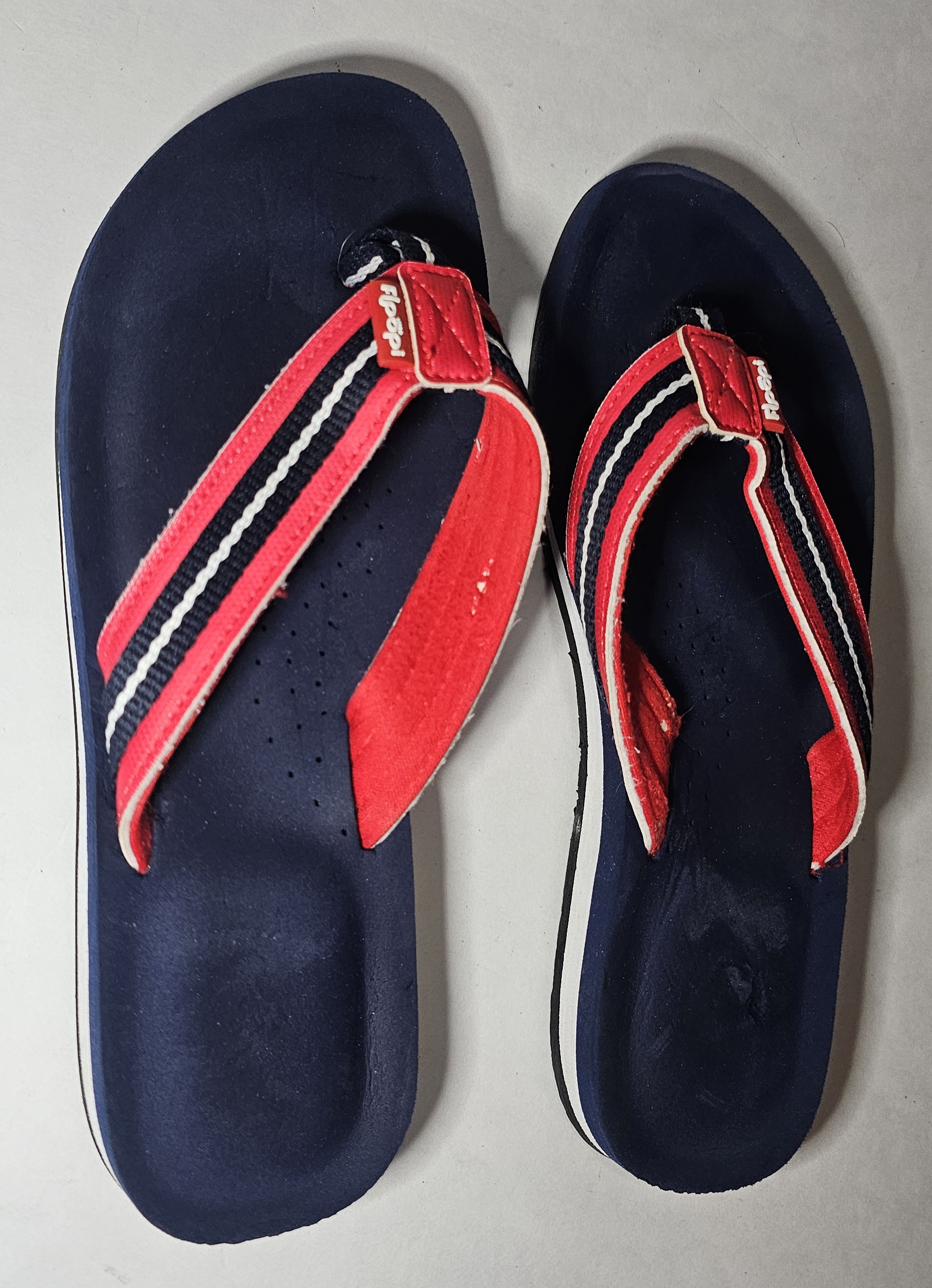 Size 8 Floopi Flip Flop Womens Blue Red White Thong Sandals Comfort Heel Cushion