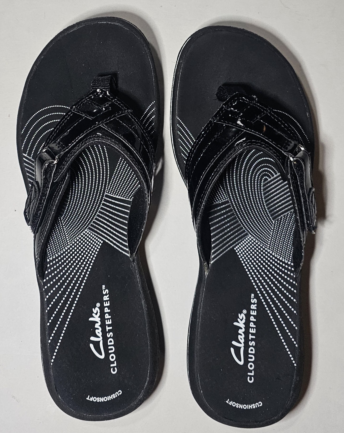 Size 8 Clarks Women's Sandal Cloudsteppers Black Synthetic Patent Thong Sandals