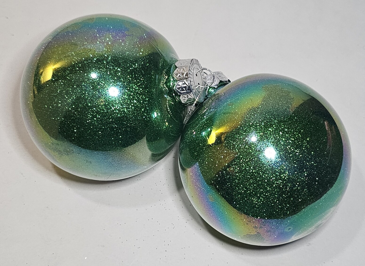 24 Pcs 4 Inch Glittering Christmas Balls Fantasy Plastic Shiny Christmas Iridescent Green